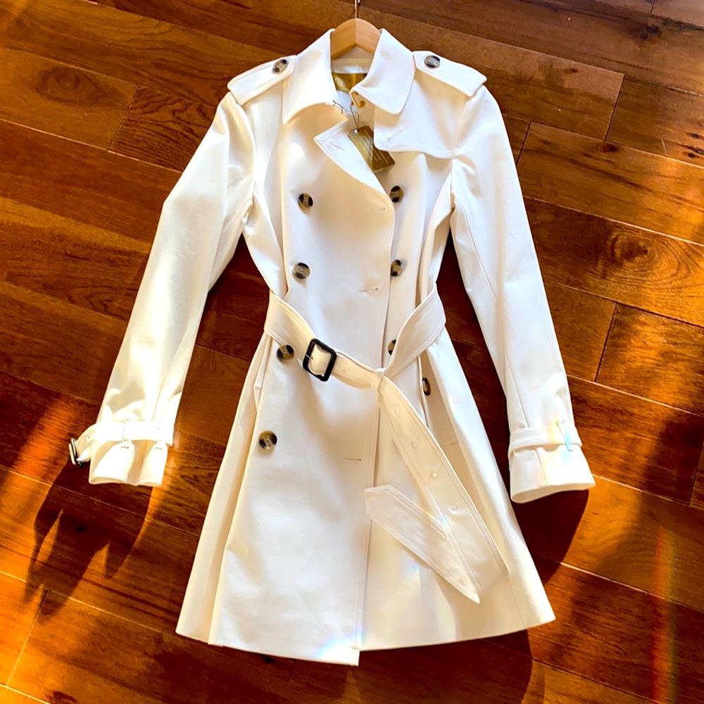 Minnie Rose Trench coat. NWTAGS High end. Richly detailed and comfortable.